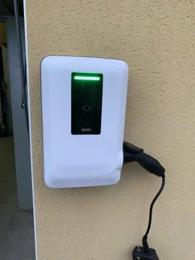 Daze installait en sortie de garage, Pau et ses environs, VOLT e-BORNE