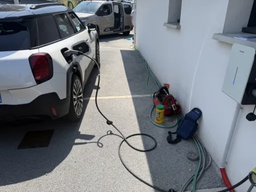 Installation de bornes de recharge Norauto par Volt e-Borne sur Pau