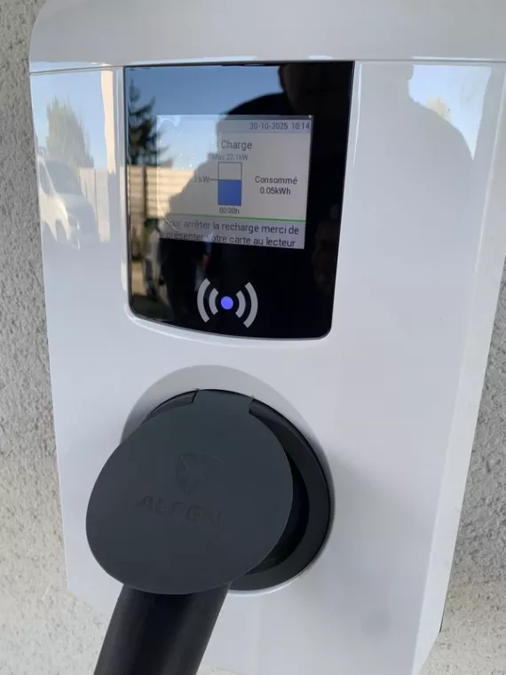 Installation de bornes de recharge IRVE : bonnes pratiques pour particuliers et professionnels, Pau, VOLT E-BORNE