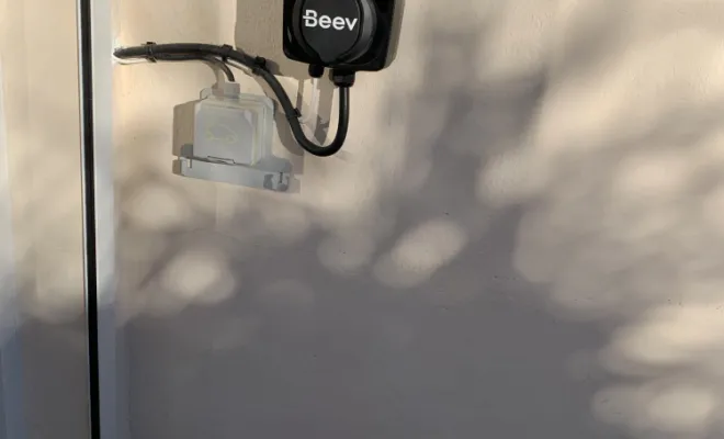 Le duo : Installation combinée d'une borne et d'une prise renforcée, Pau et ses environs, VOLT e-BORNE