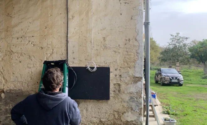 Installateur sur un corps de ferme à Vic-en-Bigorre, Pau et ses environs, VOLT e-BORNE