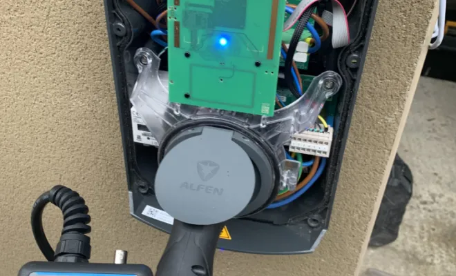 Supervision Chargemap d'une borne Alfen par câble Ethernet, Pau et ses environs, VOLT e-BORNE