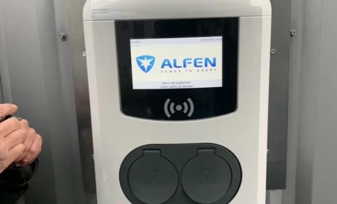 Installation des bornes Alfen Double par Volt e-Borne sur le territoire du Sud-Ouest Pau et Alentour