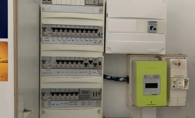 Flotte d’entreprise : Pose de borne Alfen pour les collaborateurs Ricard, Pau et ses environs, VOLT e-BORNE