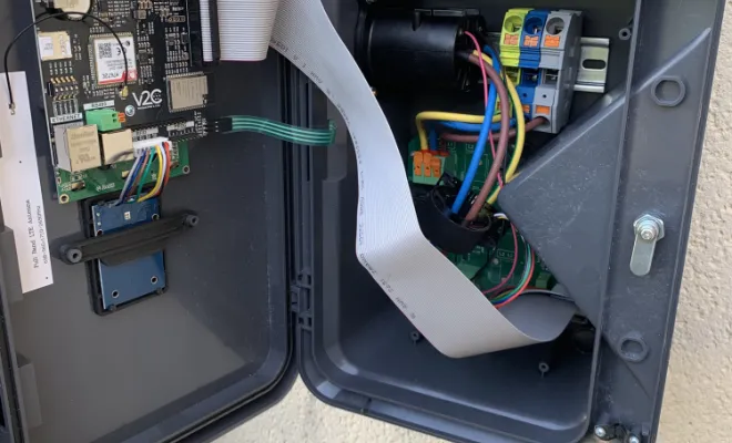 Installation IRVE : Borne V2C Trydan pour une Renault Zoé, Pau et ses environs, VOLT e-BORNE