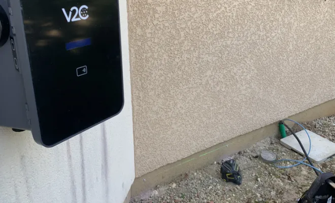 Installation IRVE : Borne V2C Trydan pour une Renault Zoé, Pau et ses environs, VOLT e-BORNE
